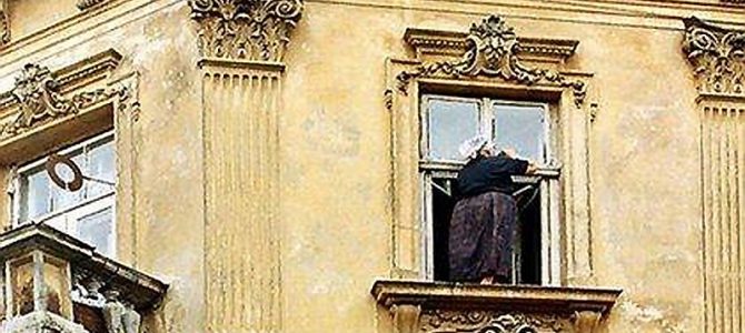 Вікна помити-фіранки попрати: чому галицьку господиню прирівнюють до універсального солдата Вікна помити-фіранки попрати: чому галицьку господиню прирівнюють до універсального солдата