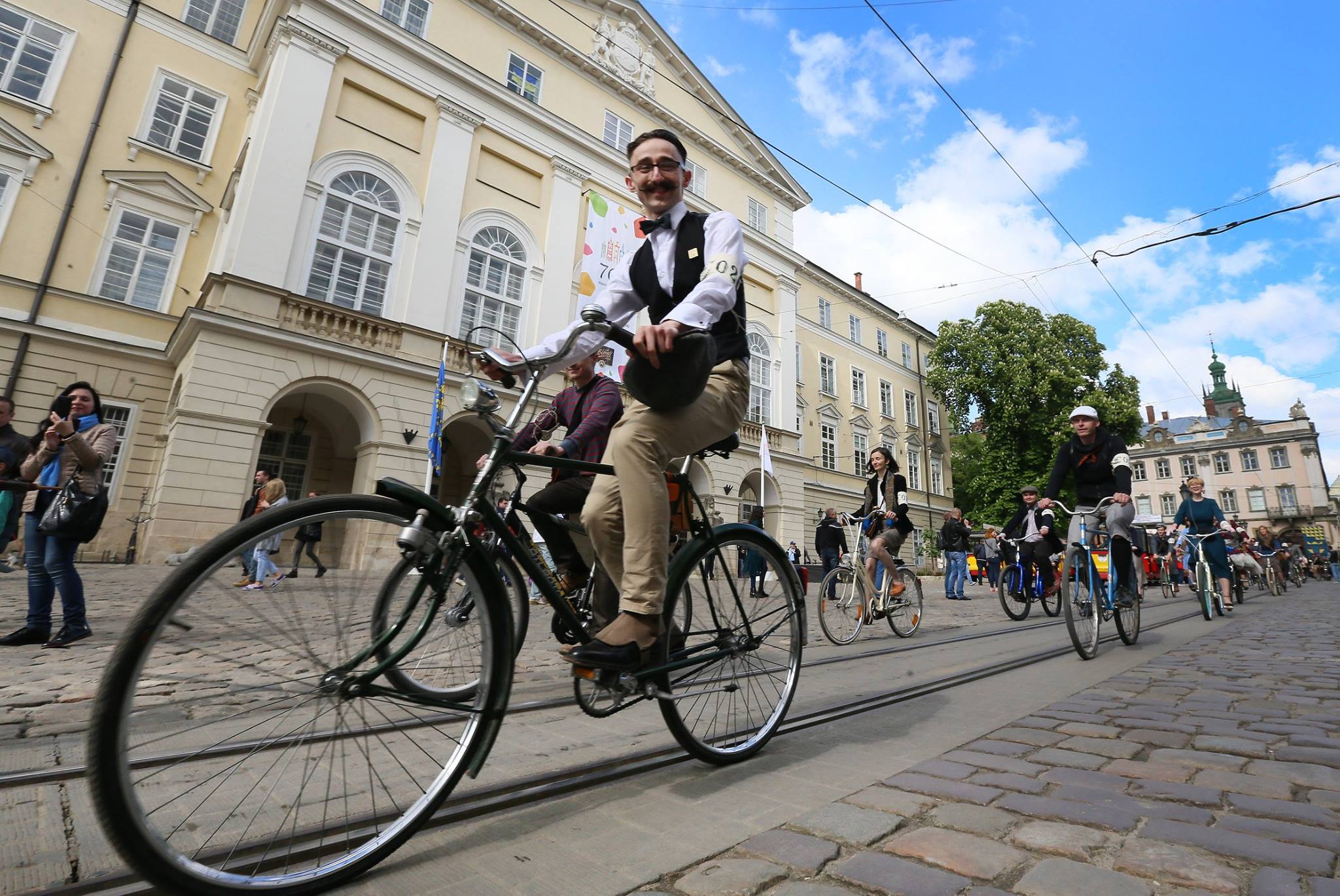 «Батяри на роверах» - у Львові втретє відбувся ретро-велозаїзд
