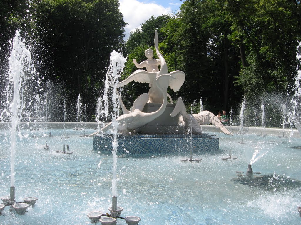 Новозбудований музичний фонтан "Івасик-Телесик" © panoramio.com