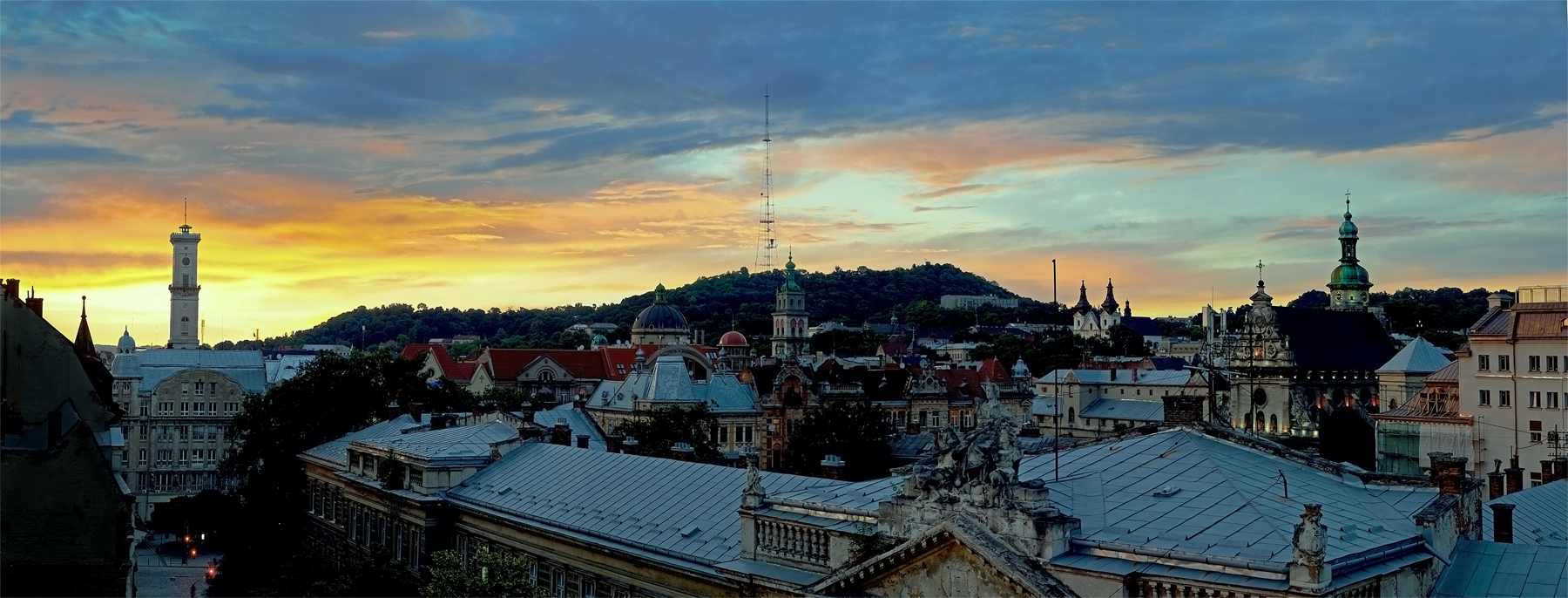 Панорама Львова з  тераси ресторану Valentino © valentino.lviv.ua