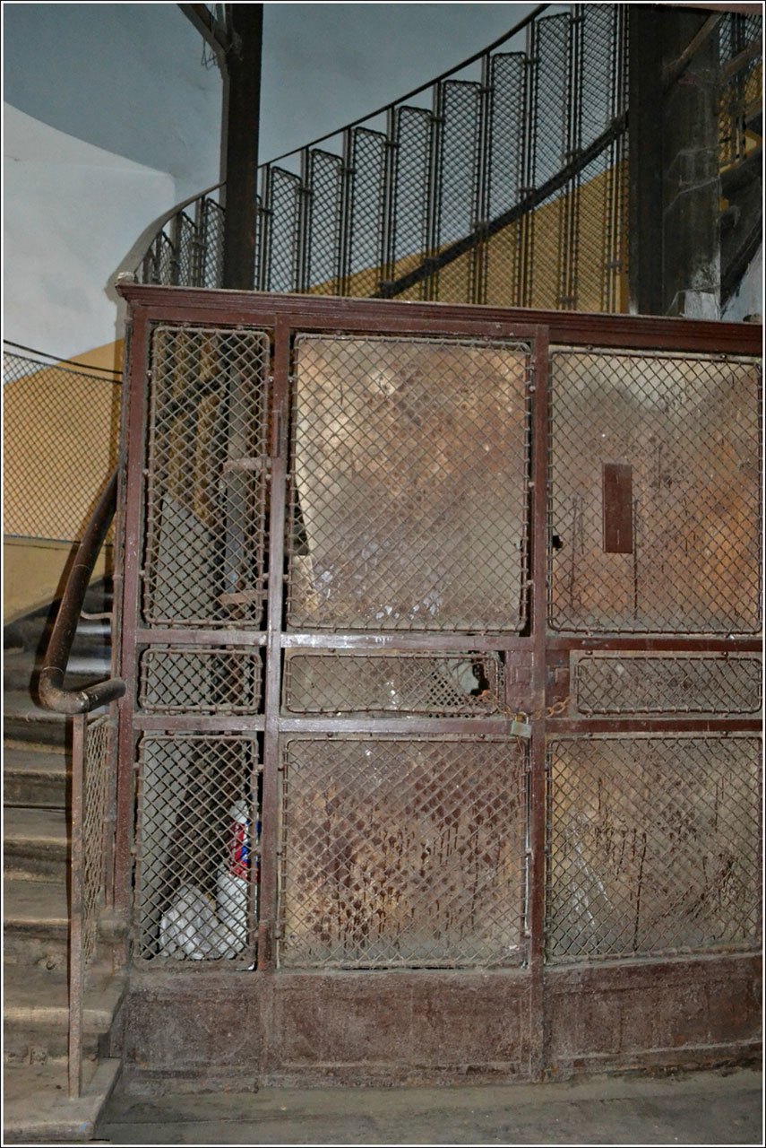 Занедбаний ліфт на вулиці Дорошенка, 35. Фото Тетяна Жернова, 2016