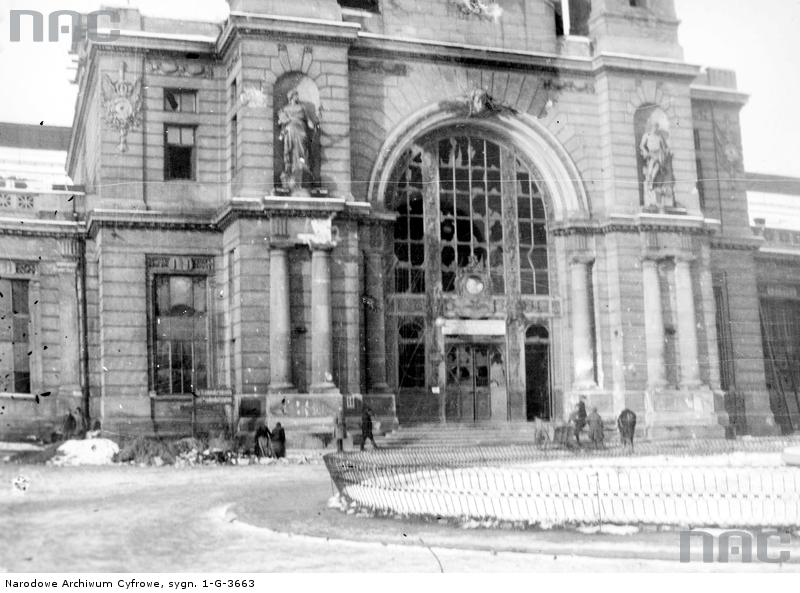 Вокзал після боїв. Фотографія 1918 року