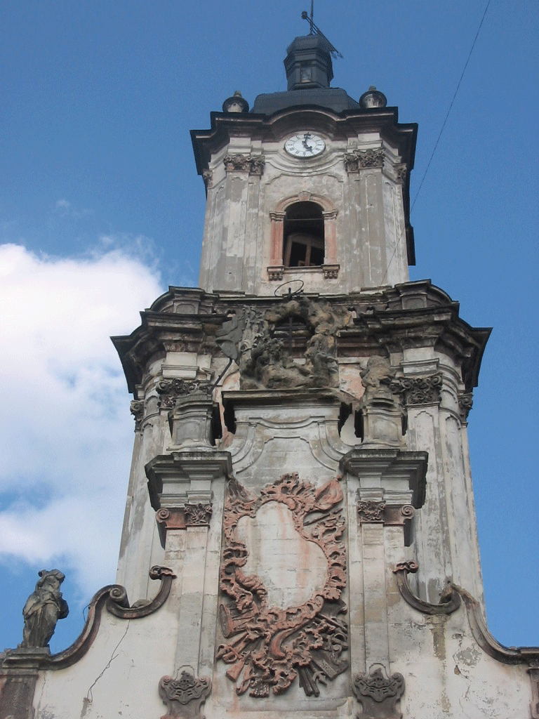 Бучацька ратуша оздоблена скульптурами Пінзеля