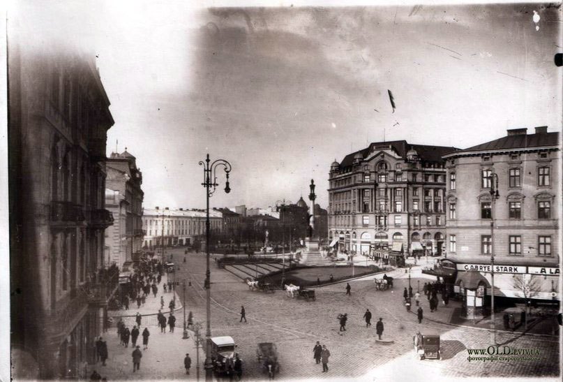Ліхтар на площі Міцкевича, фото кінець XIX ст