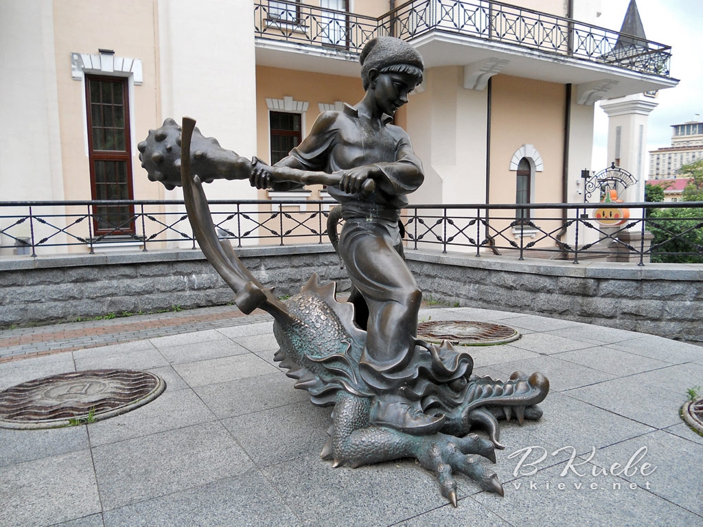 Скульптура Котигорошка