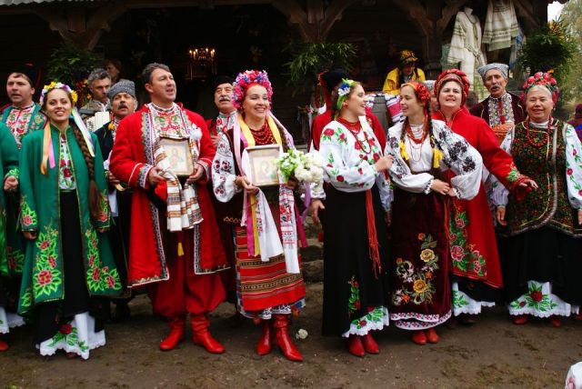 Весілля по-українськи: традиції одруження на Західній Україні