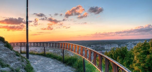 Ресторан, що обертається, і канатні витяги. Як хочуть змінити Високий Замок. Візуалізація Ресторан, що обертається, і канатні витяги. Як хочуть змінити Високий Замок. Візуалізація