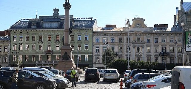 У Львові запровадять абонементи на паркування. Вшестеро дорожчі, ніж у Києві У Львові запровадять абонементи на паркування. Вшестеро дорожчі, ніж у Києві