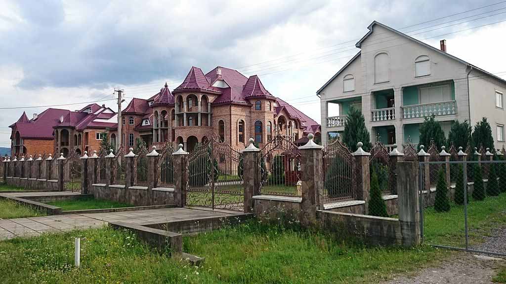 село Нижня Апша в Закарпатській області