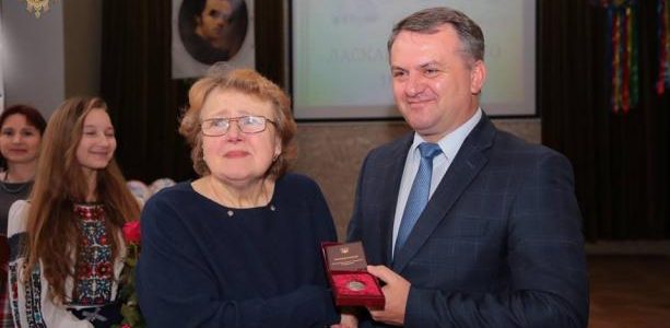 Львівській вчительці присвоїли звання «Заслужений вчитель України» Львівській вчительці присвоїли звання «Заслужений вчитель України»