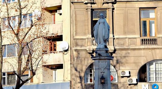 Складна доля скульптури Божої Матері у Львові