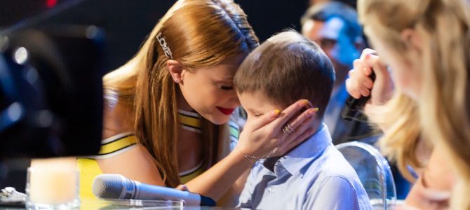 Тіна Кароль здійснила мрію 8-річного хлопчика на очах у мільйонів глядачів (відео) Тіна Кароль здійснила мрію 8-річного хлопчика на очах у мільйонів глядачів (відео)