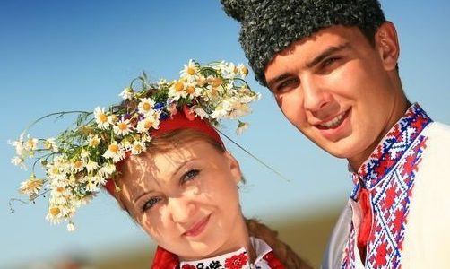 “А в рум’янці така сила, що всі квіти погасила” – якими компліментами користувалися колись українці “А в рум’янці така сила, що всі квіти погасила” – якими компліментами користувалися колись українці