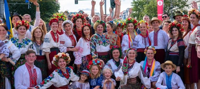 Українські костюми визнали найкращими на Карнавалі культур у Берліні Українські костюми визнали найкращими на Карнавалі культур у Берліні