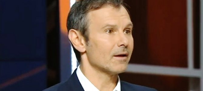 Вакарчук осоромився у прямому ефірі через питання про ціну на газ (відео) Вакарчук осоромився у прямому ефірі через питання про ціну на газ (відео)