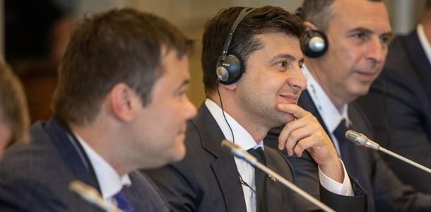 Зеленський пообіцяв захищати українську мову Зеленський пообіцяв захищати українську мову