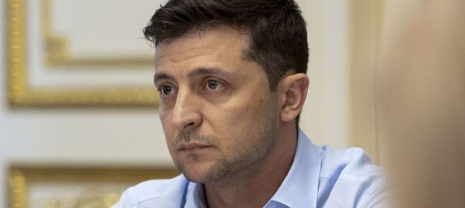 “Побачили ідола і моляться”: Зеленському напророкували сумне майбутнє в Україні “Побачили ідола і моляться”: Зеленському напророкували сумне майбутнє в Україні