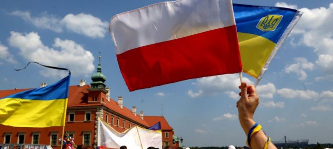 “Нуль українців чи інших подібних”: у Польщі у ресторані розмістили вакансію з такою умовою “Нуль українців чи інших подібних”: у Польщі у ресторані розмістили вакансію з такою умовою