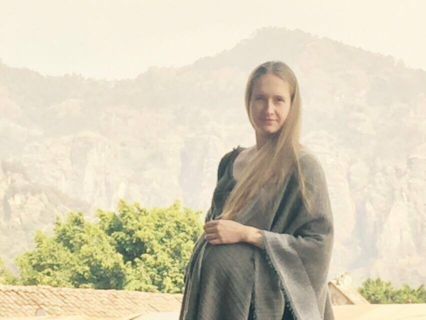 Незабаром Яна завагітніла