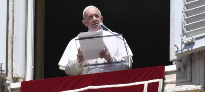 Папа: Внебовзяття Марії нагадує нам, що небо вже відчинене Папа: Внебовзяття Марії нагадує нам, що небо вже відчинене
