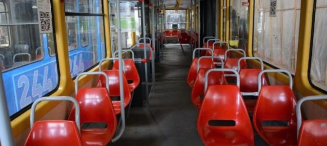 Львів’яни вимагають вимити трамваї і тролейбуси Львів’яни вимагають вимити трамваї і тролейбуси