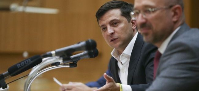 Зеленський наполягає у Facebook, щоб Іванчук оплатив ремонт дороги за 175 млн Зеленський наполягає у Facebook, щоб Іванчук оплатив ремонт дороги за 175 млн