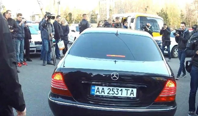 Від Сузукі до Тесли: всі машини Зеленського у фотографіях