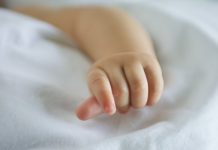 У львівському «Вікні життя» залишили дівчинку зі запискою «Вікторія, 1 рік»
