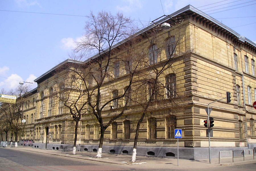 Одна з перших львівських шкіл Ю. Гохберґера – гімназія імені Франца-Йосифа I