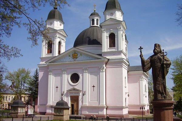 Навмисно кашляв: "заражений" священник прийшов до редакції ЗМІ ...