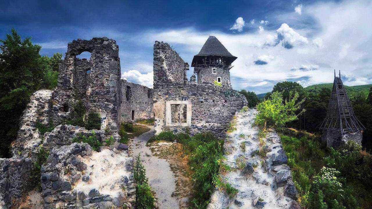 Невицький замок на Закарпатті