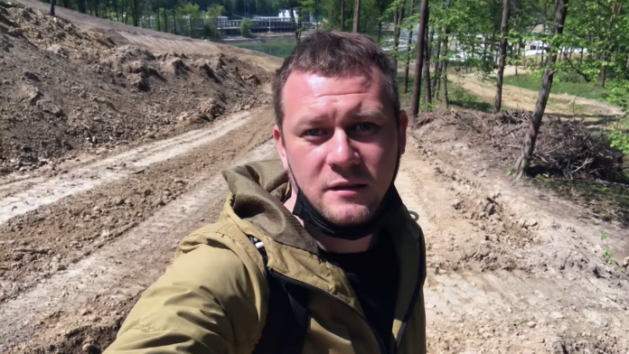 Жесть на Львівщині. Мешканці повстали проти олігарха Козловського, який забудовує озеро і ліс 3-59 screenshot