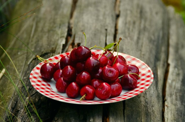 Чим корисні ягоди та як правильно заготовити їх на зиму: пояснення Супрун - фото 418296