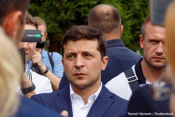 «Він записує відосики з Феофанії» - епідеміолог закликав Зеленського лікуватися у звичайній лікарні