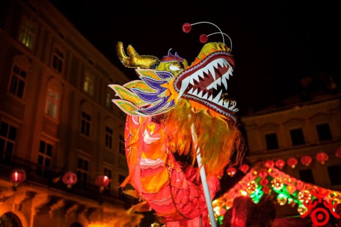 Свято переноситься: ювілейне святкування Китайського нового року відбудеться у 2022-му