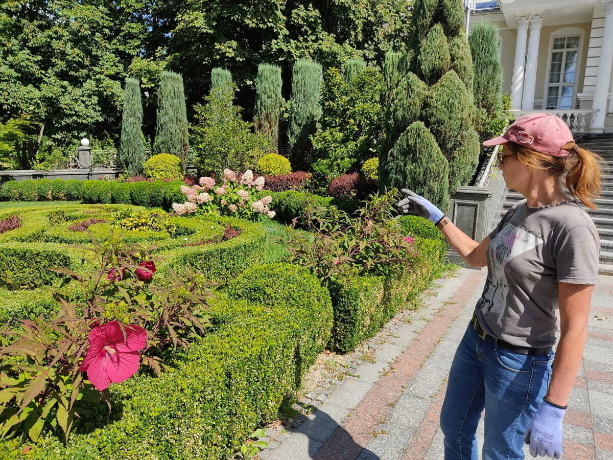 Марина Порошенко запросила волонтерку на майстер-клас з садівництва
