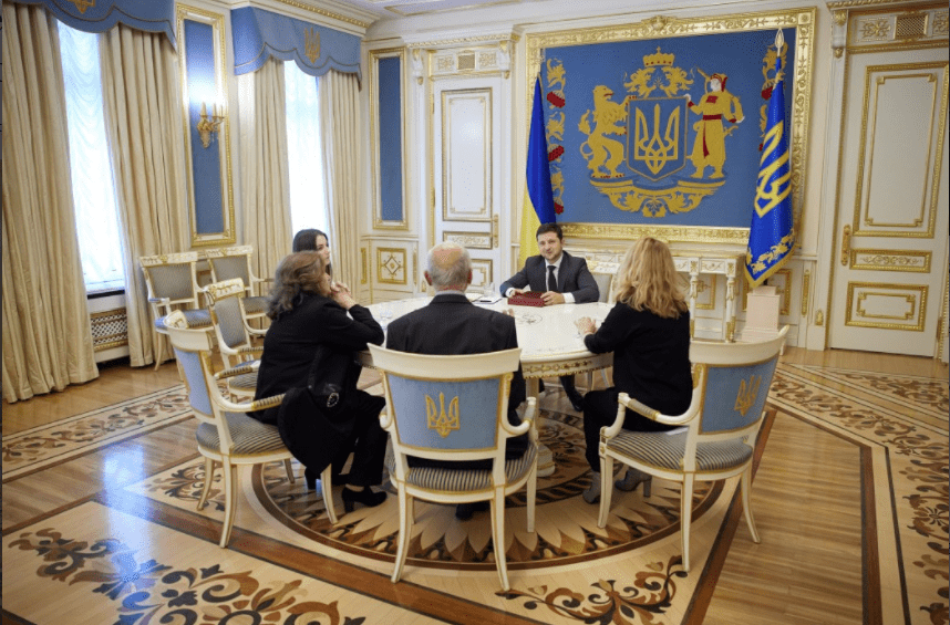 Родина Кузьми зустрілася з президентом України