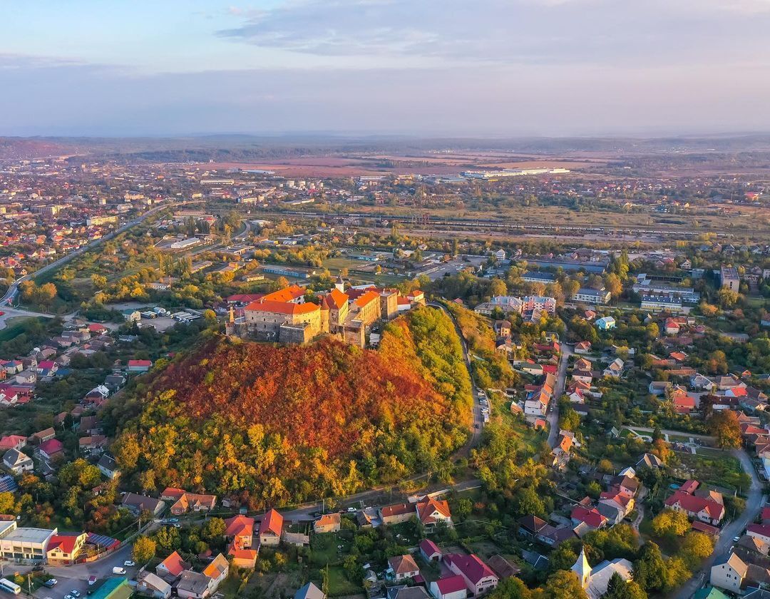 Замок Паланок – улюблене місце туристів в Мукачево.