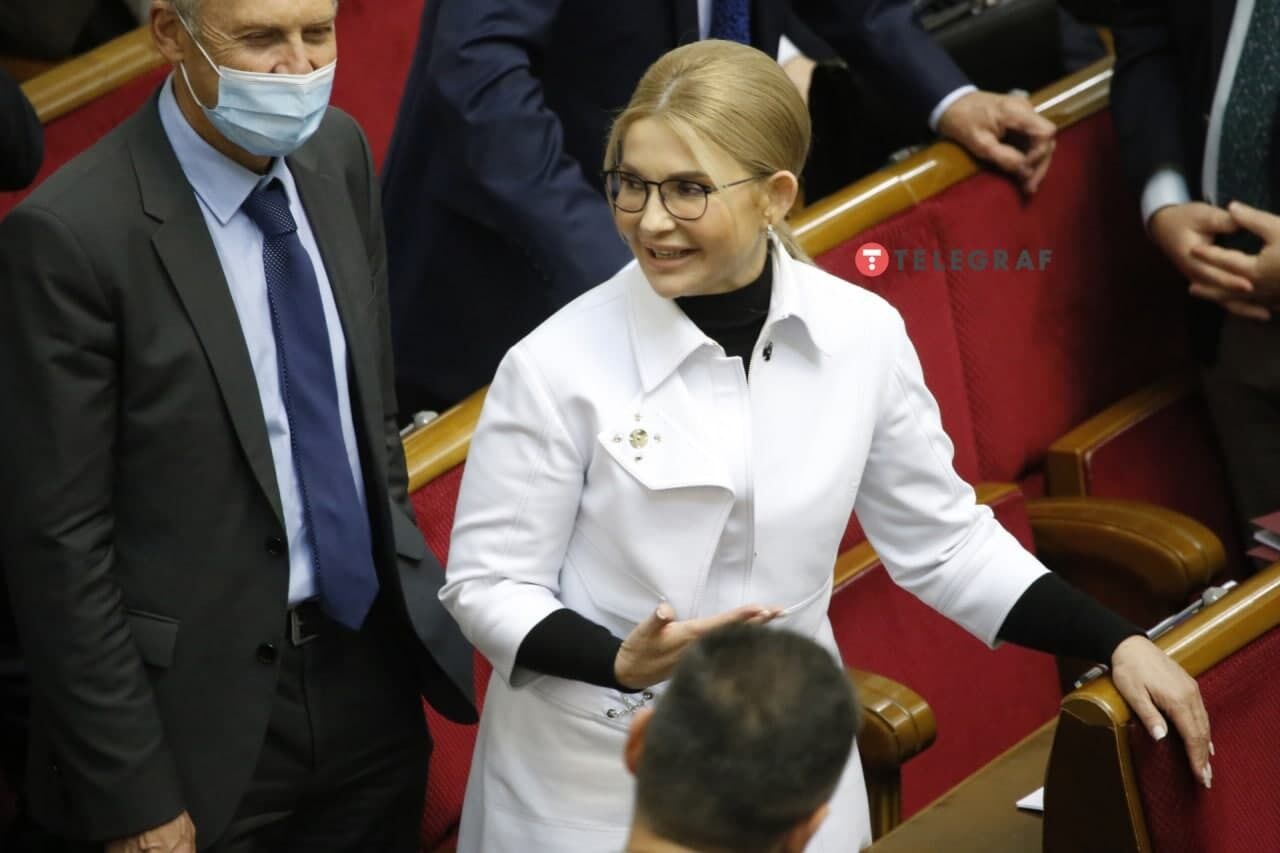 Юлія Тимошенко прийшла на засідання в хорошому настрої