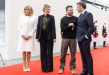 Із золотим півником на жакеті: Олена Зеленська підкорила образом у Франції