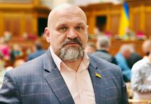 Василь Вірастюк вперше показав молодшу на 11 років кохану, яка народила йому четвертого сина