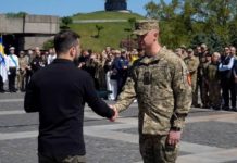 Президент нагородив 27-річного підполковника зі Львівщини