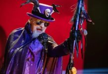 “Вийшов на сцену з синьо-жовтим прапором”: вокаліст легендарного Judas Priest підтримав Україну