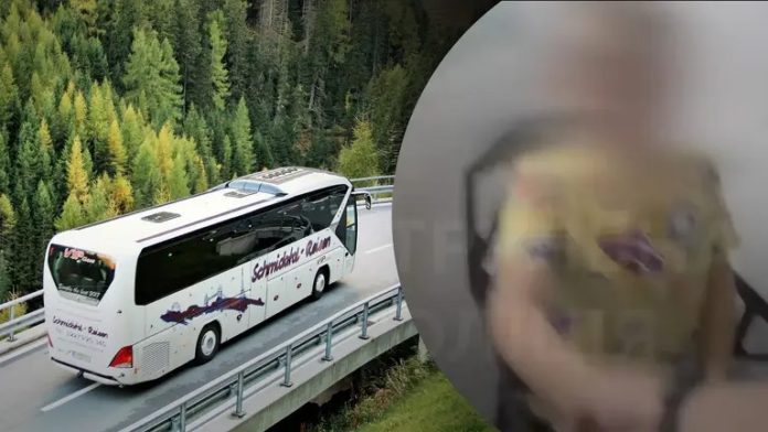 2608911