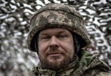 “Мені недостатньо” – відомий український співак висловився про військову зарплатню на радіо