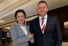 Валерій Залужний показав архівне фото з дружиною: який вигляд мала пара 11 років тому