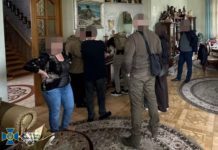 Вдома у посадовців вузу знайшли арсенал зброї: у Львові викрили масштабну «схему для ухилянтів»