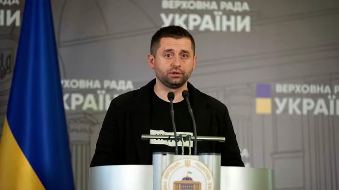 dde7106-7440912-fb-image-ukr-202