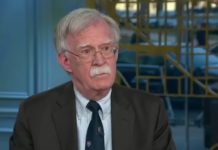 Ексрадник Трампа вважає, що той “фактично здався Путіну”