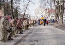 Броди навколішках зустріли свого земляка та мужнього захисника Олександра Мізерного